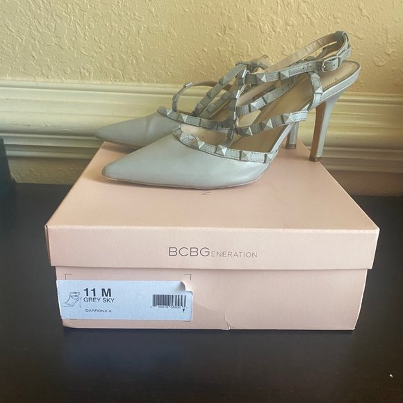 BCBGeneration Darron Grey Patent Pump - Picture 3 of 6